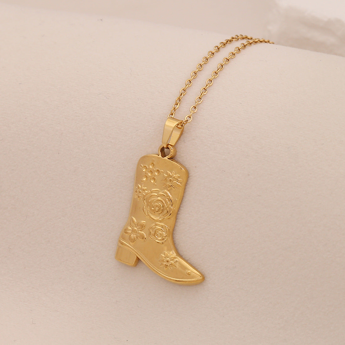 Collana con pendente a forma di stivale, in stile personalità, in acciaio inossidabile con finitura placcata per donna