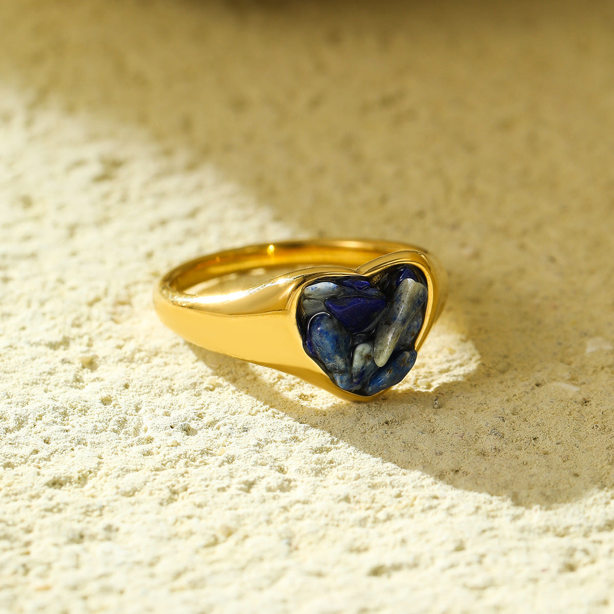 Anillo elegante minimalista de acero inoxidable en forma de corazón con incrustaciones de piedra natural para mujer