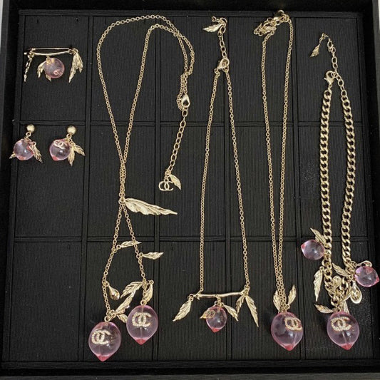 Luxury Pink Acrylic Peach and Double C Letter Pendant Plated Necklace for Women
