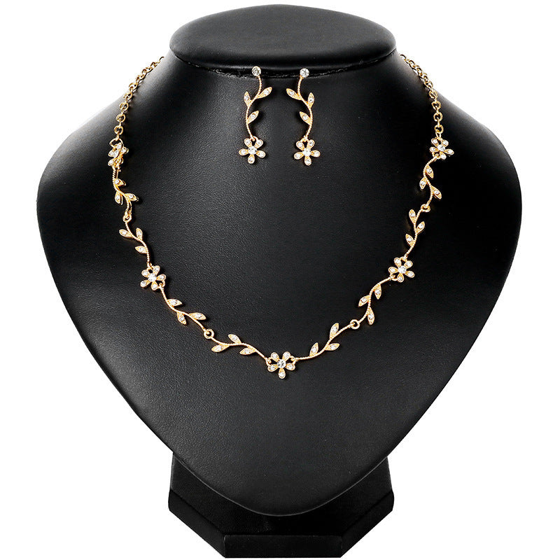 Juego de collar con colgante de diamantes de imitación con forma de hoja y flor floral minimalista con cadena tipo O, base de aleación de zinc, acabado galvanizado para mujer