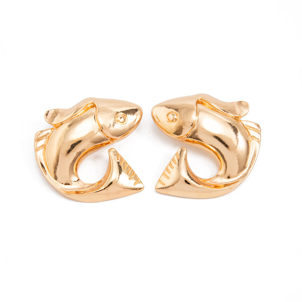 Creative Chic Zinc Alloy Plated Fish Animal Stud Earrings for Women