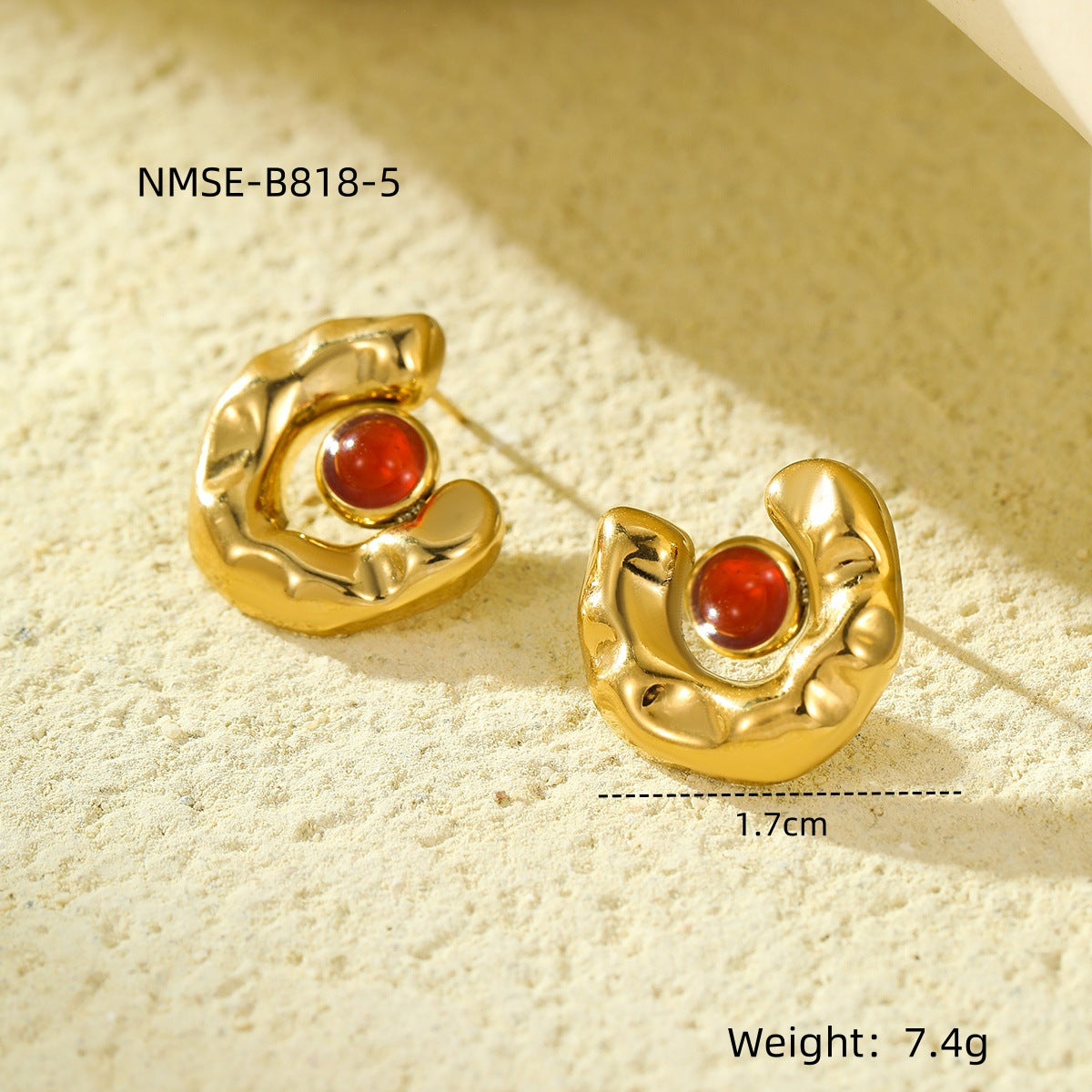 Pendientes de tuerca de acero de titanio en forma de C de estilo vintage con incrustaciones de piedra natural ojo de tigre y chapado en oro de 18 quilates