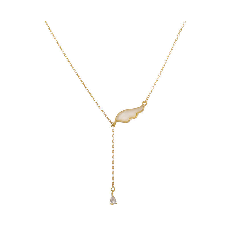 Collana con pendente da donna in acciaio al titanio a forma di ala minimalista con dettaglio sfrangiato e finitura placcata