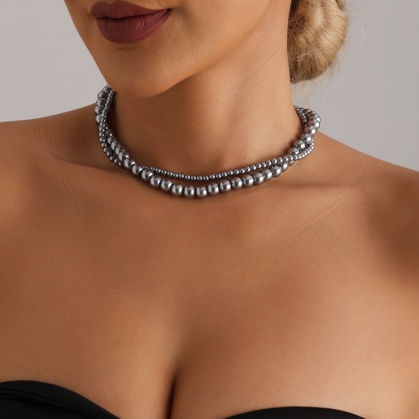 Minimalist Geometric Pearl Pendant Necklace with Gold-Plated Alloy Charm and Delicate Double-Layer Clavicle Chain