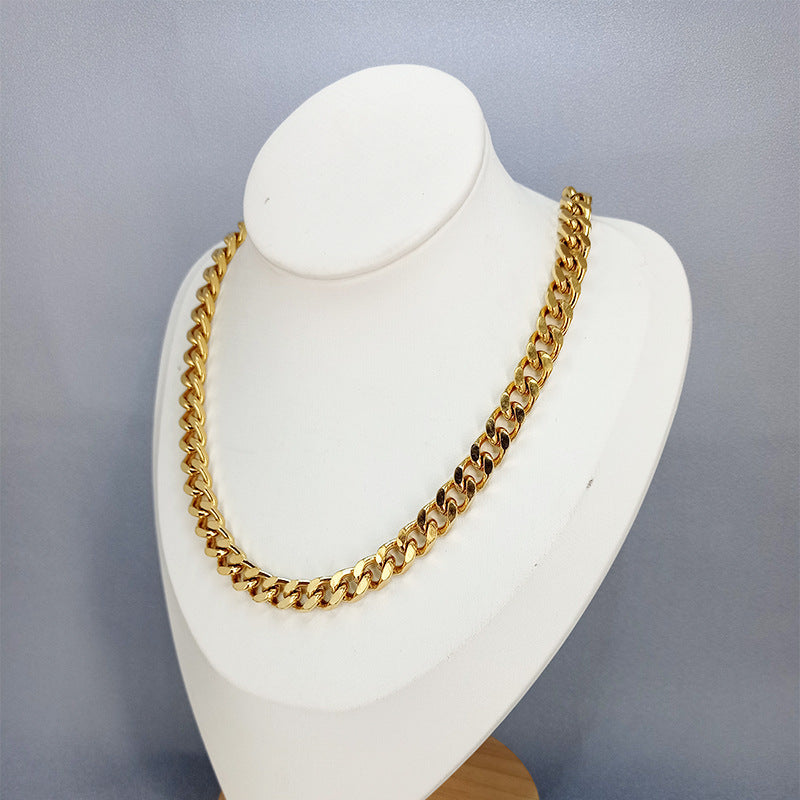 Collana con pendente geometrico in acciaio al titanio con finitura placcata per donna, stile streetwear alla moda e massiccio
