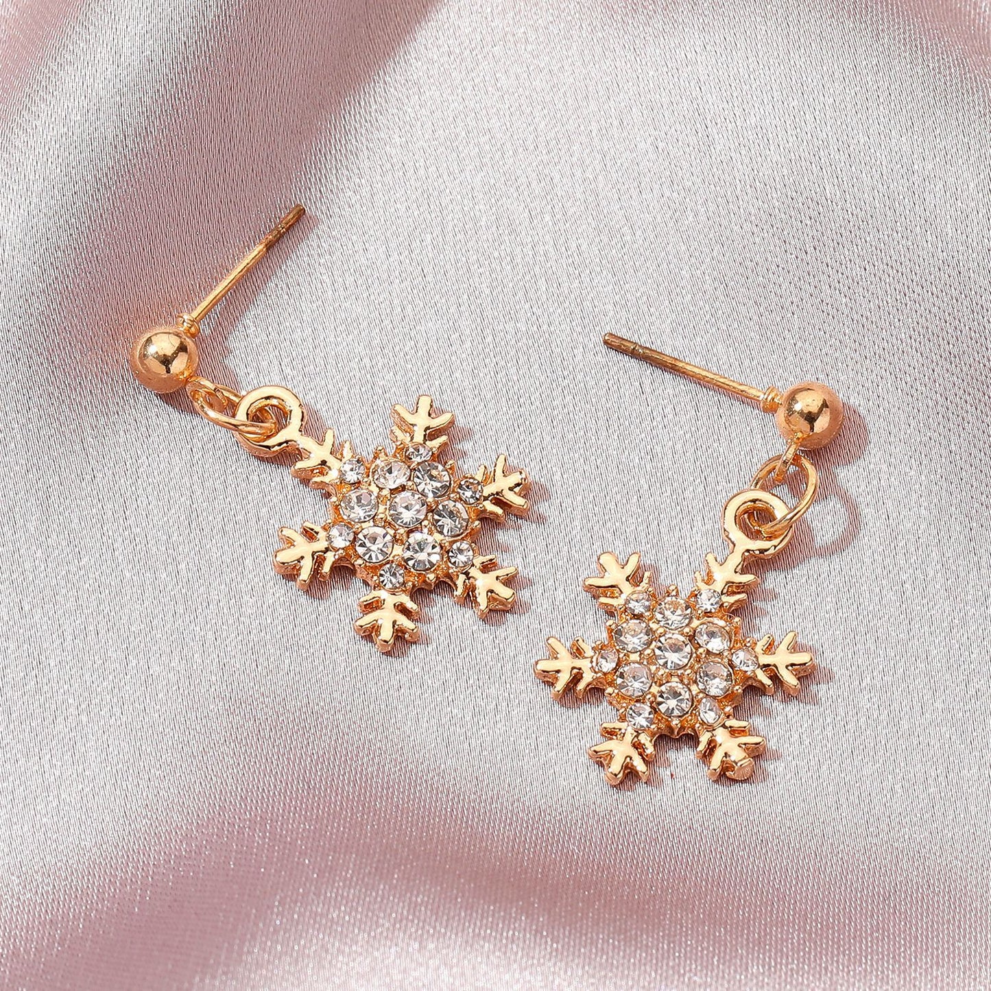 Pendientes de botón minimalistas de copo de nieve para mujer, aretes de aleación con incrustaciones de diamantes de imitación, acabado galvanizado, diseño geométrico con temática navideña