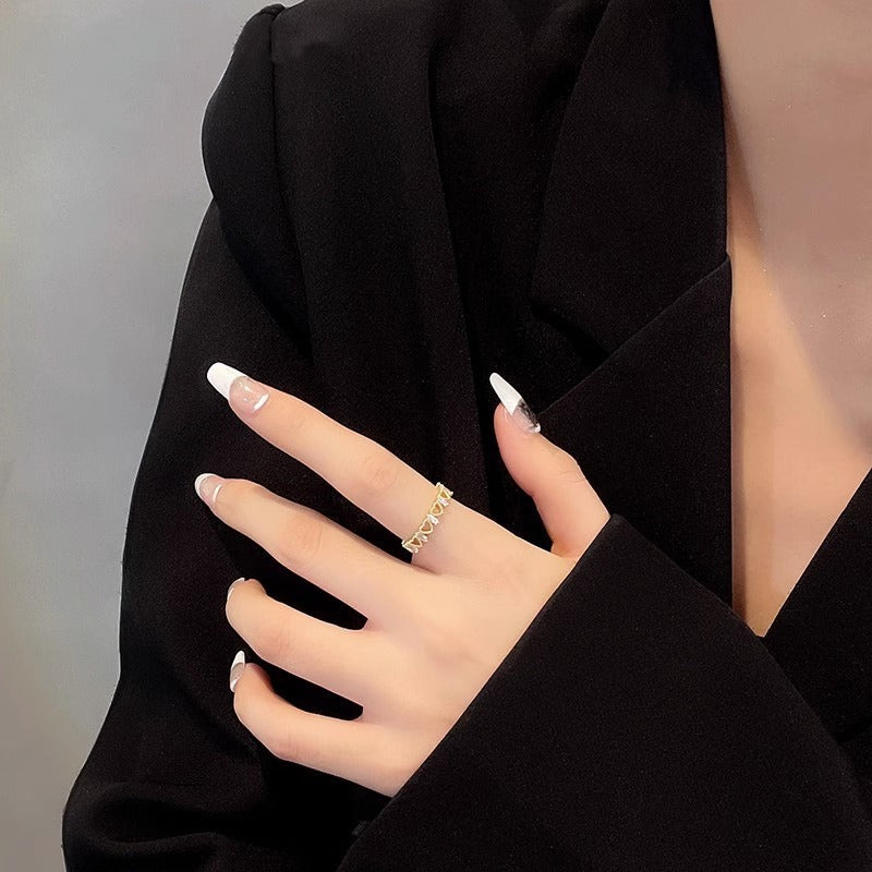 Anello minimalista a forma di cuore in rame con finitura placcata per donna, anello regolabile a fascia aperta