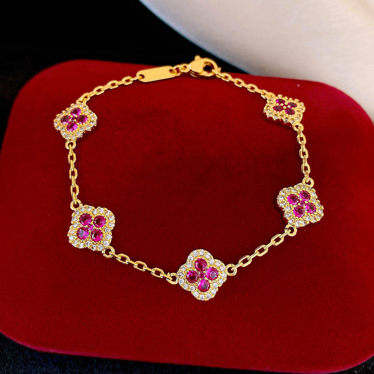 Luxury Elegant Geometric Round Cubic Zirconia Inlaid Brass Bracelet for Women
