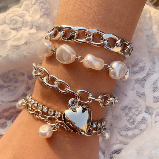 Set catena da mano vintage a forma di cuore placcata in metallo con nappe di perle imitate per donna