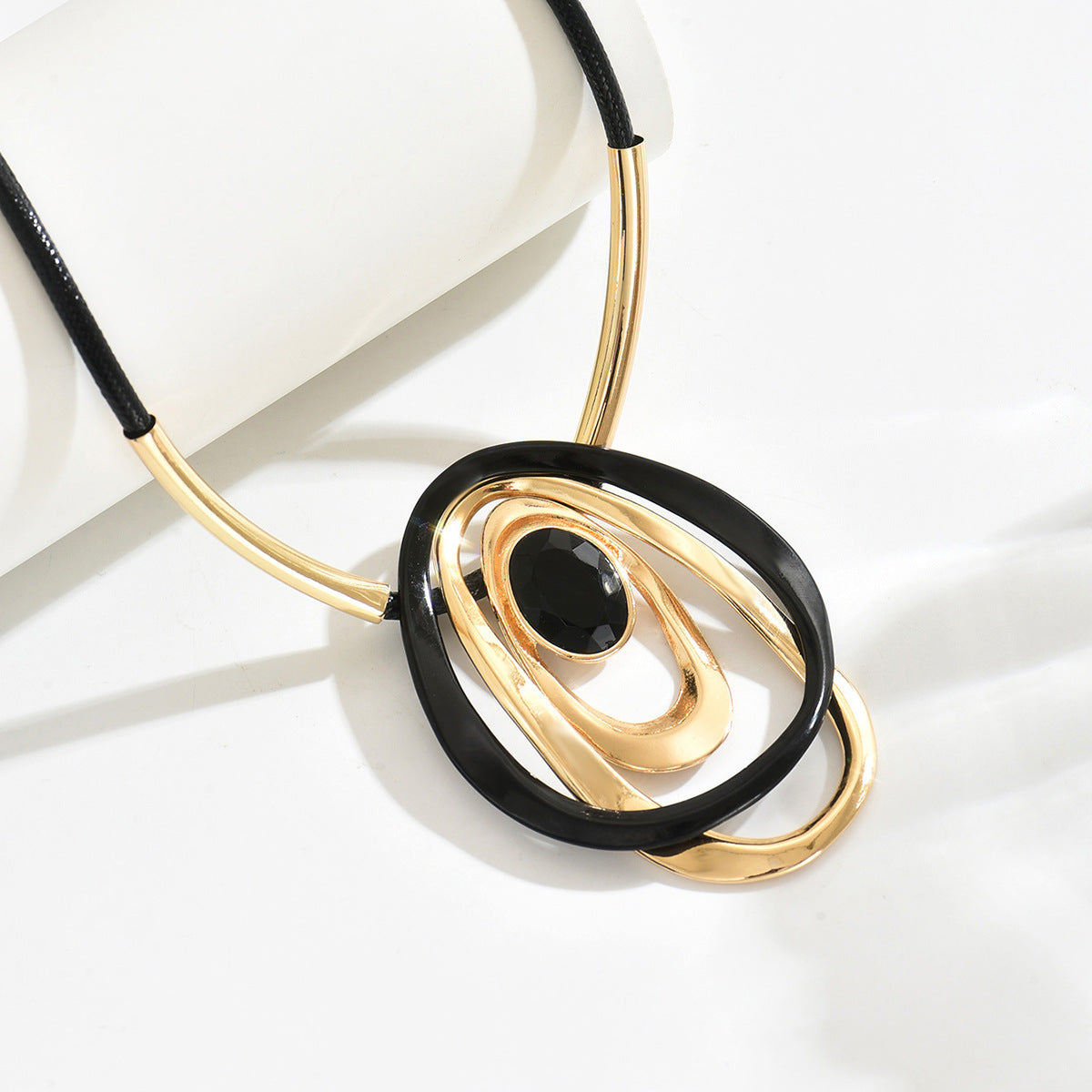 Collana Pendente Geometrico Retrò Circolare da Donna, Lega Placcata, Lunga Catena Clavicola con Design ad Anello