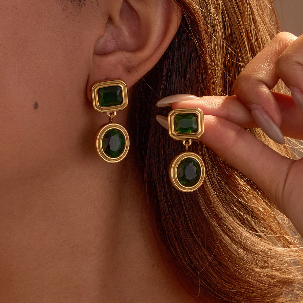 Orecchini geometrici quadrati con zircone verde vintage in acciaio inossidabile con finitura galvanica da donna