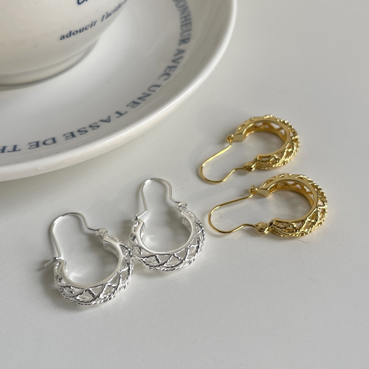 Vintage Minimalist Ethnic 925 Sterling Silver Teardrop Geometric Inlaid Pearl Earrings for Women