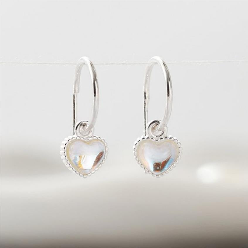 Orecchini Minimalisti a Cuore in Argento Sterling 925 con Micro-Pavé e Accento di Cristallo AB
