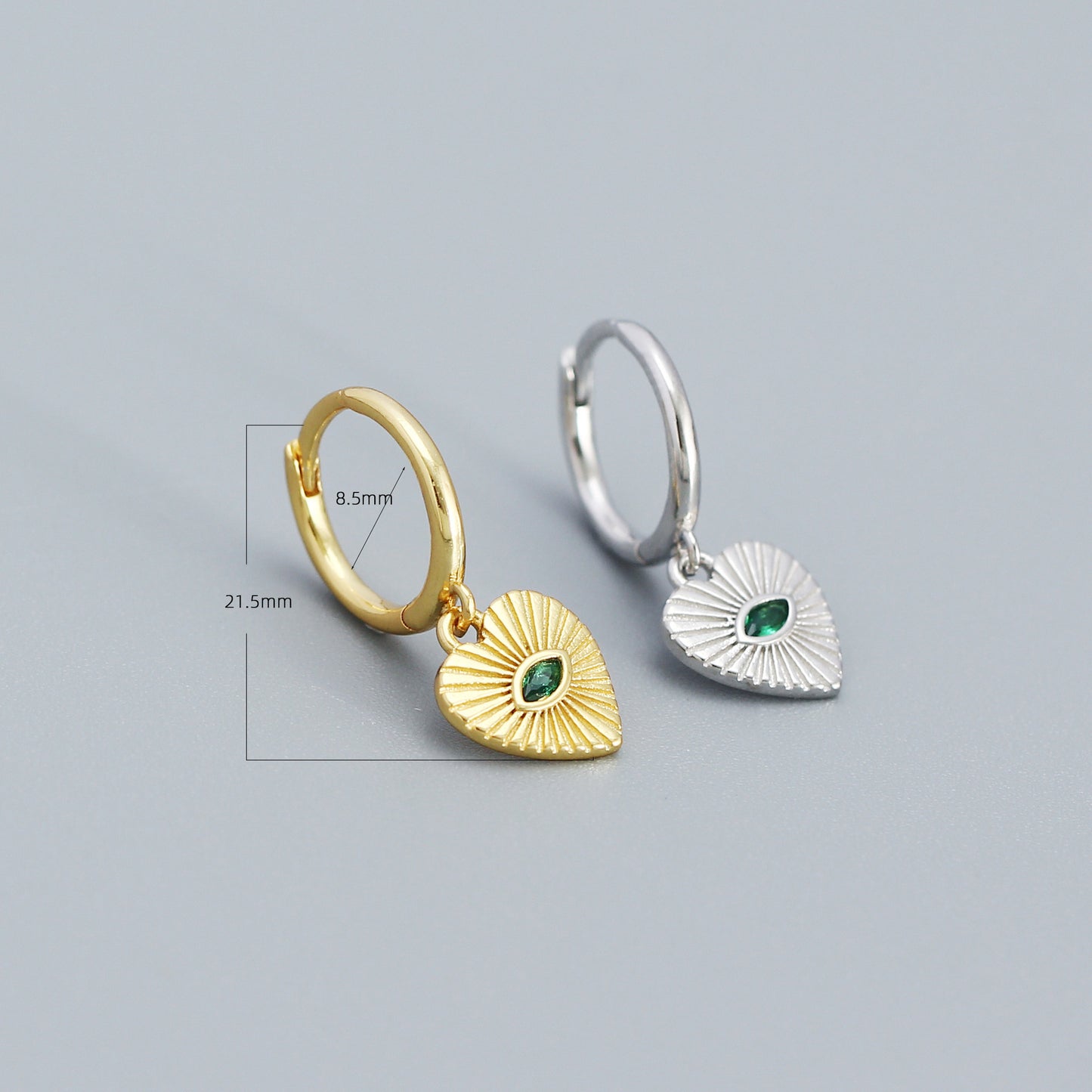 Orecchini a perno da donna minimalisti a forma di cuore in argento sterling 925 con intarsio in strass