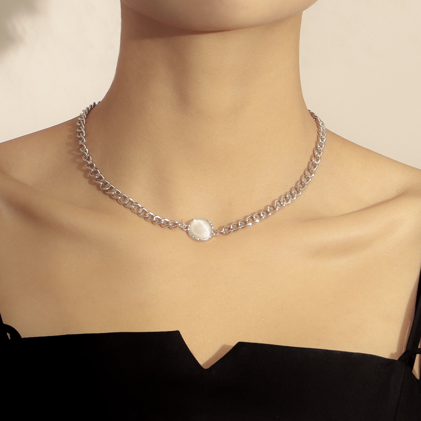 Minimalist Geometric Alloy Choker Necklace for Women with Plated Finish