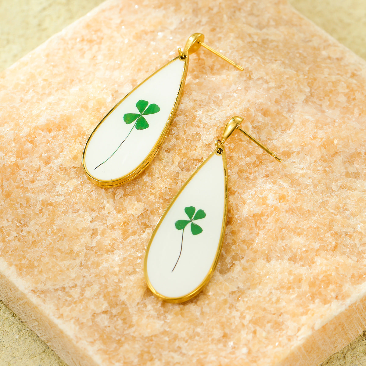 Pendientes de esmalte con colgante de flor seca en forma de corazón geométrico vintage en acero de titanio con acabado chapado