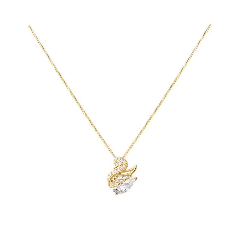 Elegante Collana Ciondolo Cigno da Donna in Acciaio al Titanio con Placcatura in Oro 18K e Intarsio di Strass, Collana a Catena con Medaglione dal Design Animale Minimalista