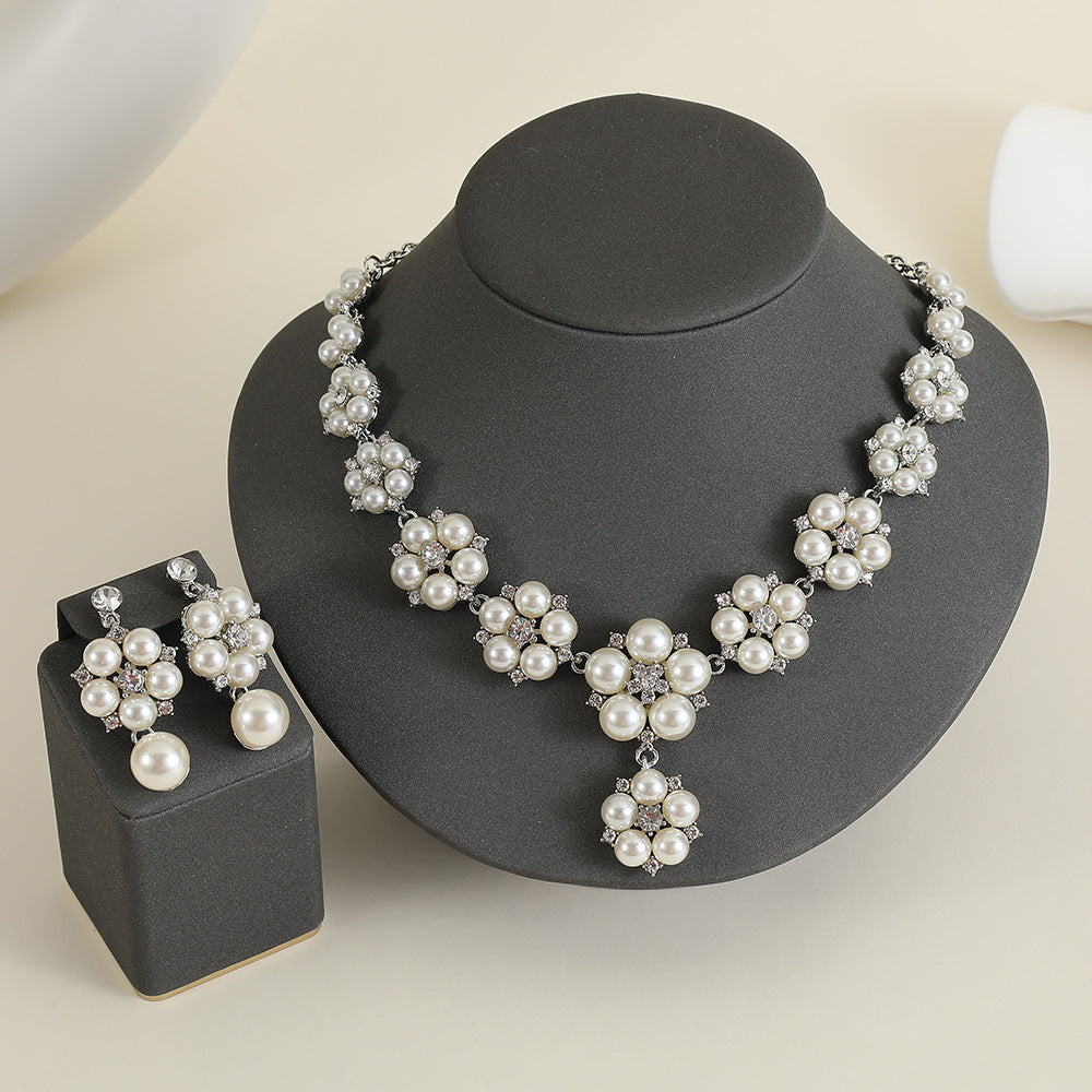 Set Collana e Orecchini da Donna Placcati in Lega con Fiori Vintage