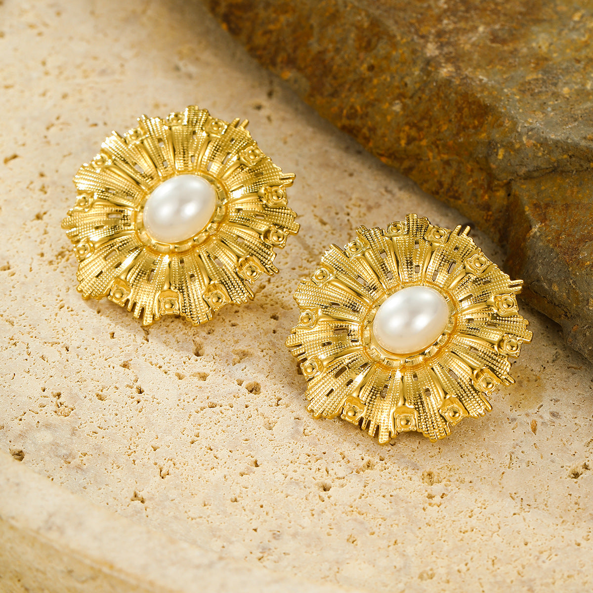 Aretes de Acero Inoxidable con Diseño de Flor Irregular Estilo Vintage, con Incrustaciones de Perlas, para Mujer