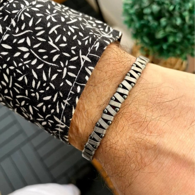 Minimalist Hip-hop Geometric Round Hematite Handmade Beaded Bracelet for Men and Women