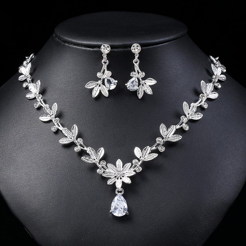 Conjunto de collar y pendientes de aleación con colgante de estilo floral fresco y dulce con motivos de margaritas y hojas para mujer, collar con relicario y pendientes galvanizados