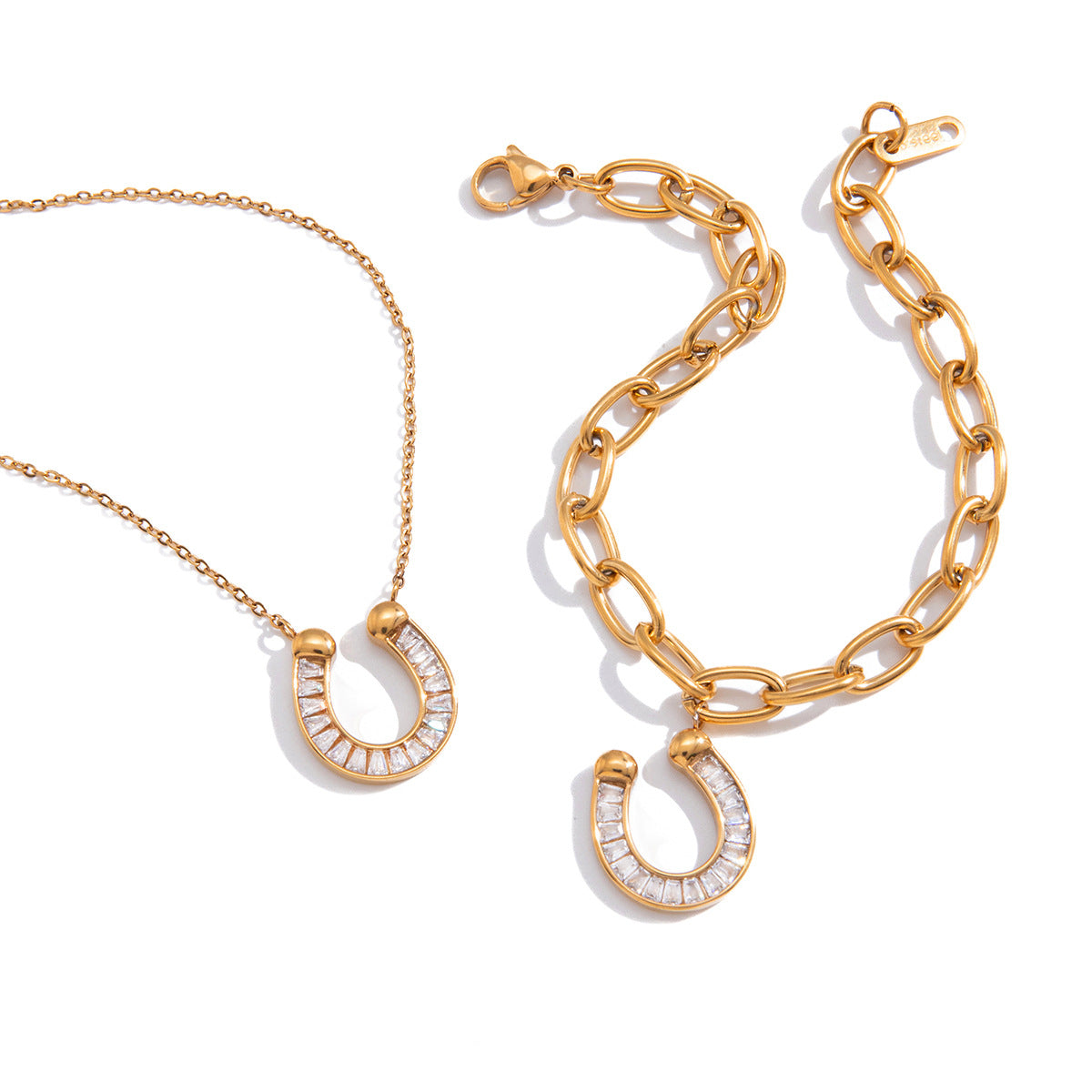 Minimalist Geometric Horseshoe U-Shape Stainless Steel Plated Cubic Zirconia Bracelet for Women