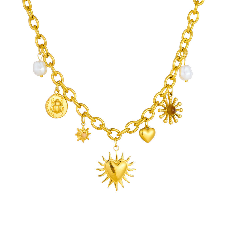 Collana vintage con ciondolo a forma di sole e cuore con motivi di perle e insetti in acciaio inossidabile placcato oro su catena a maglie ovali