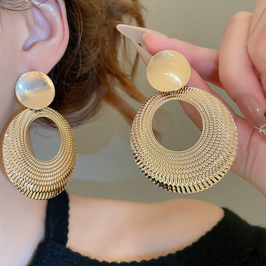 Orecchini a perno geometrici minimalisti in metallo con finitura placcata da donna
