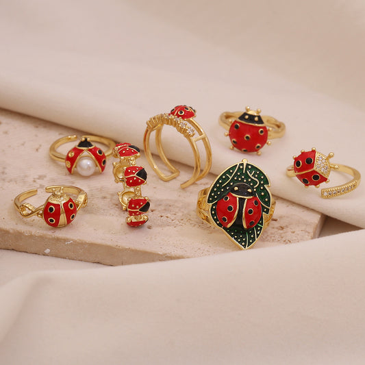 Grazioso anello a coccinella in rame con finitura smaltata da donna, gioielli a forma di insetto di ispirazione vintage