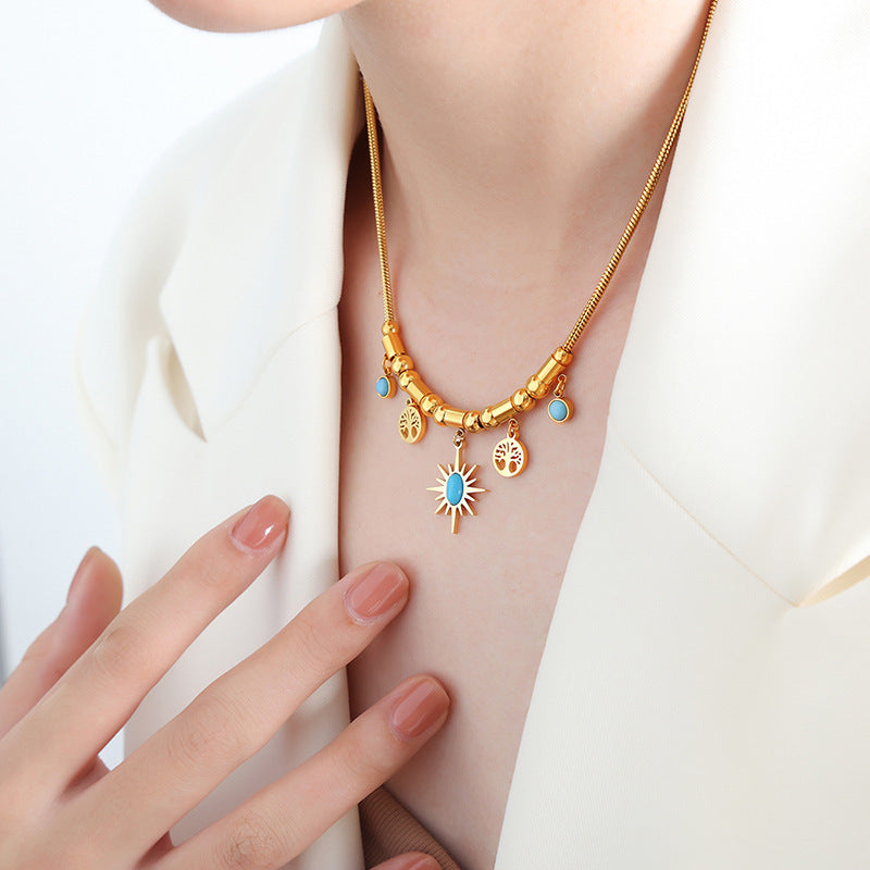 Collana con ciondolo in acciaio al titanio a forma di sole irregolare dal design originale, placcato per uomo e donna