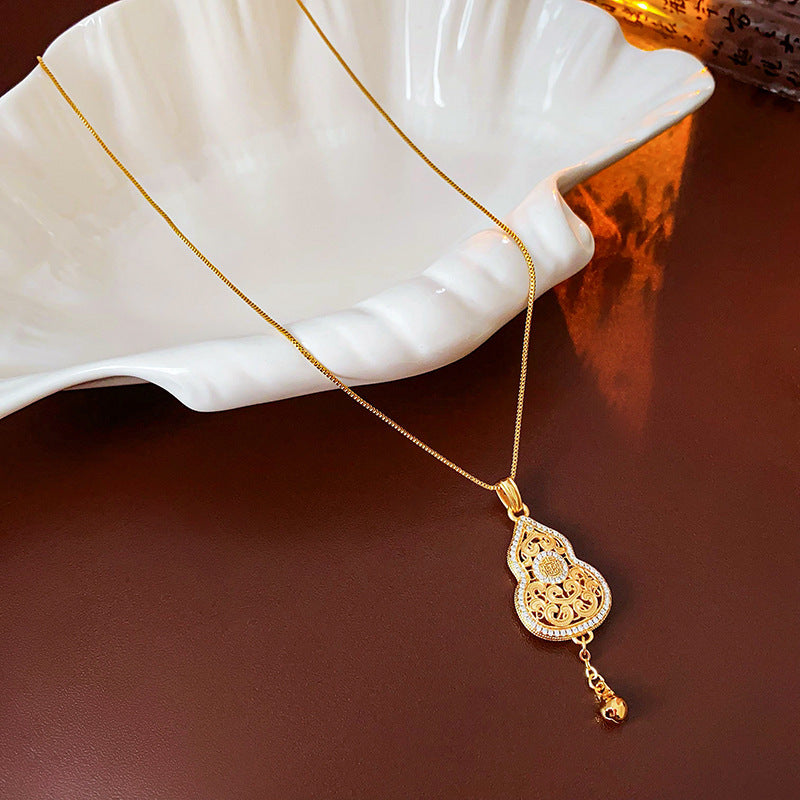 Collana con ciondolo geometrico vintage in lega per donna con catena a medaglione placcata
