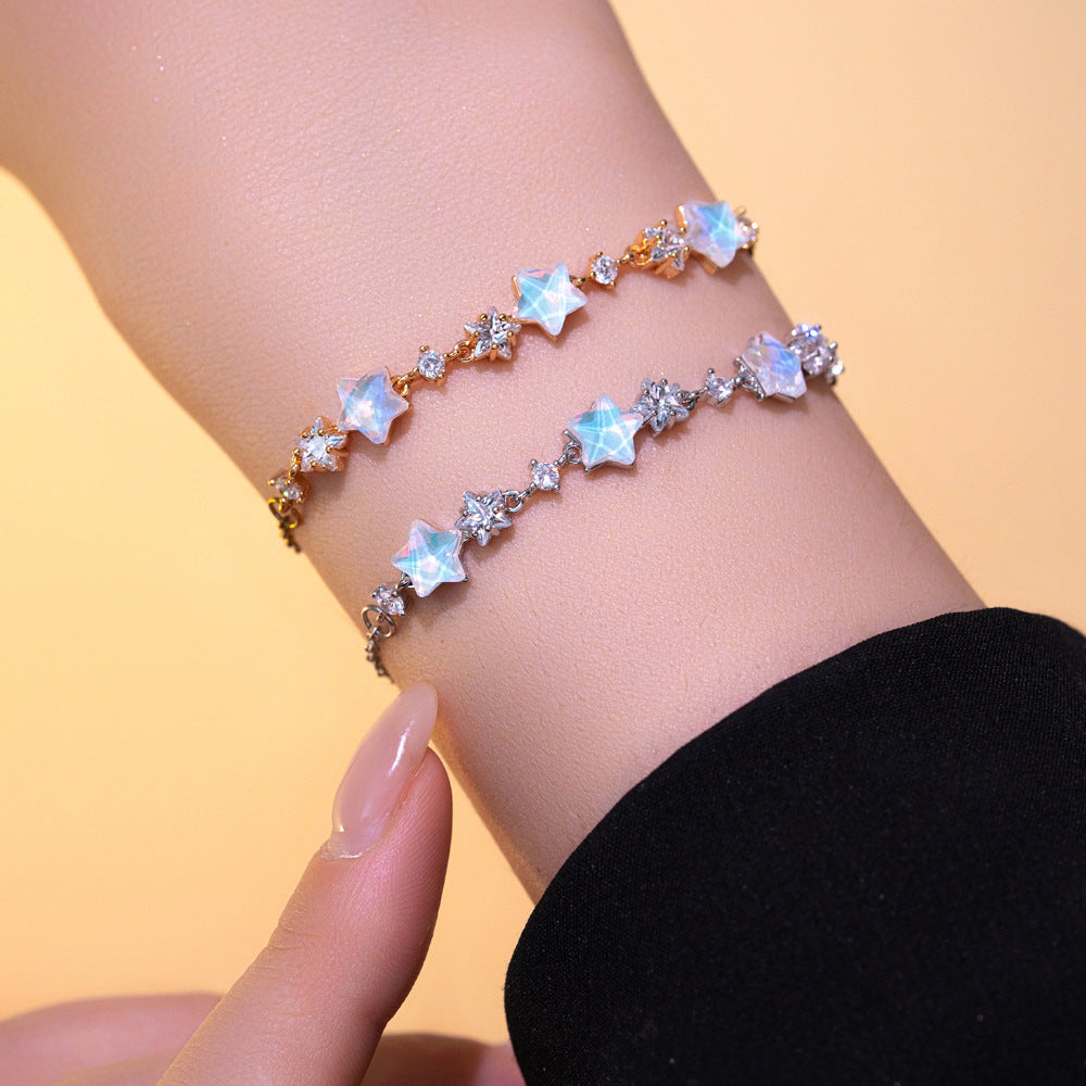 Pulsera minimalista de acero de titanio con forma de estrella para mujer con incrustaciones de diamantes de imitación, acabado hipoalergénico chapado