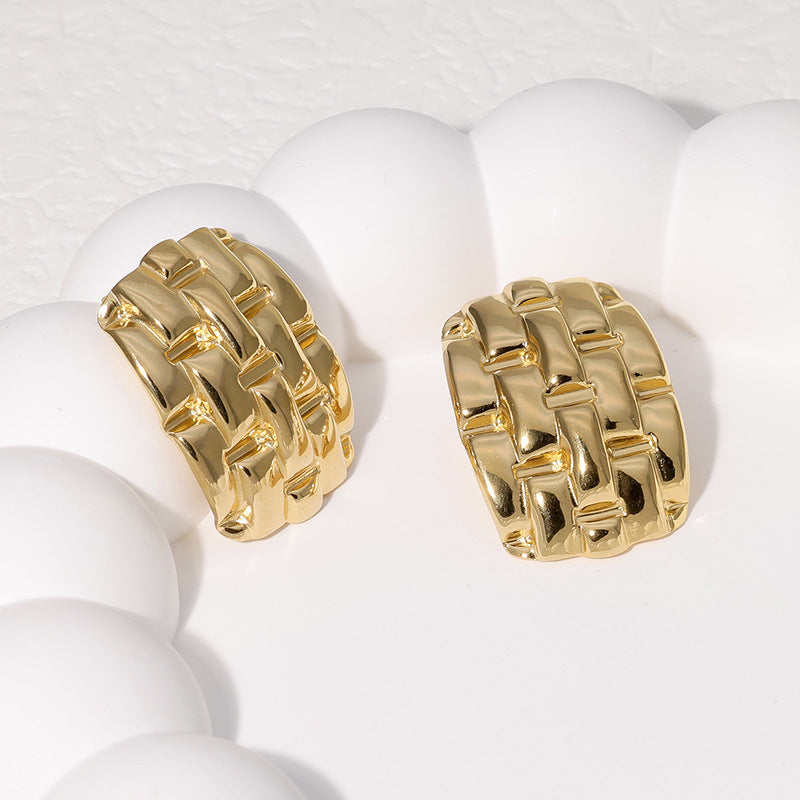 Fashionable Geometric Stainless Steel Earrings with 18K Gold Plating for Women Titanium Steel Hypoallergenic Non-Fading Studs