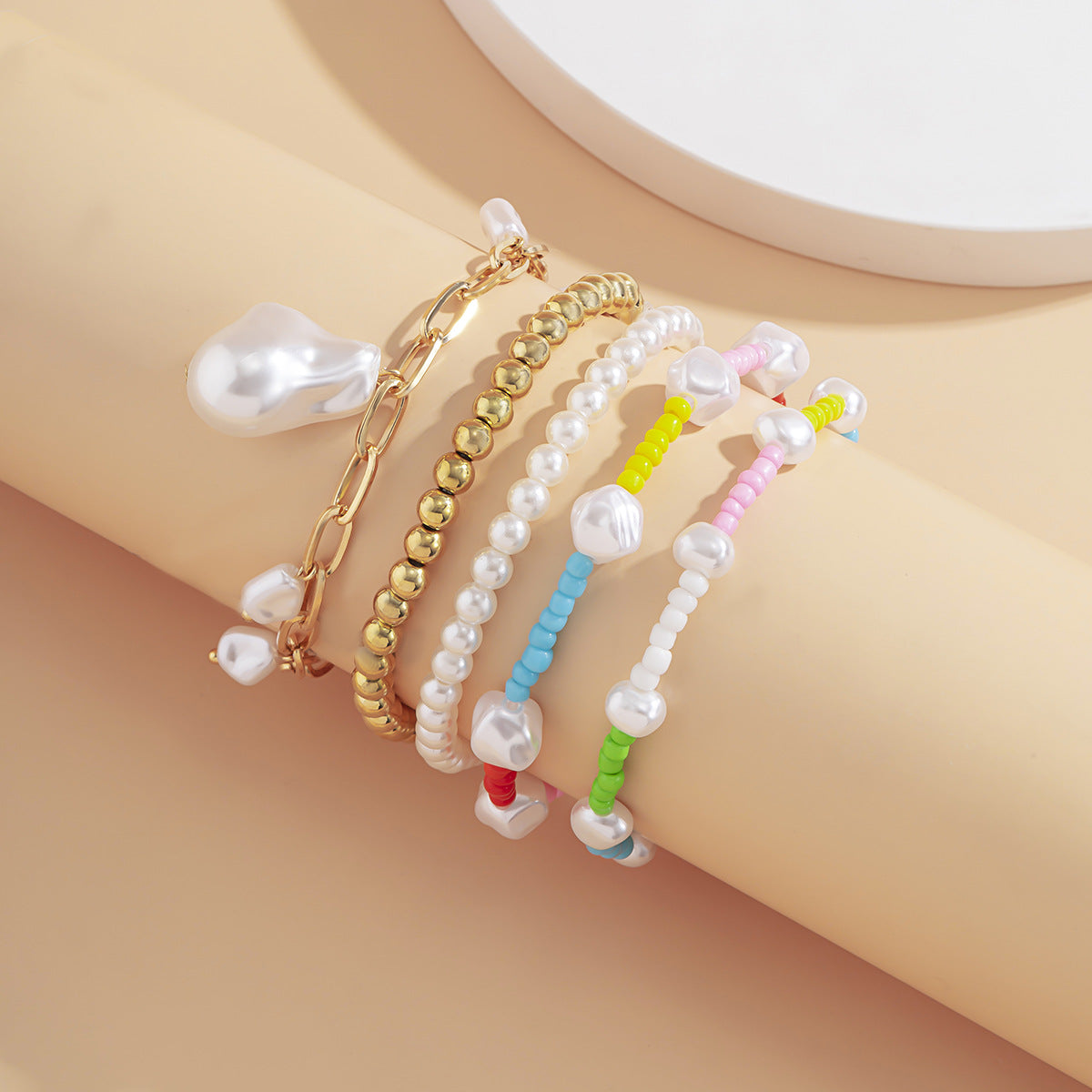 Minimalist Ethnic Geometric Imitation Pearl Bracelet for Women with Metal Chain and Tassel Details