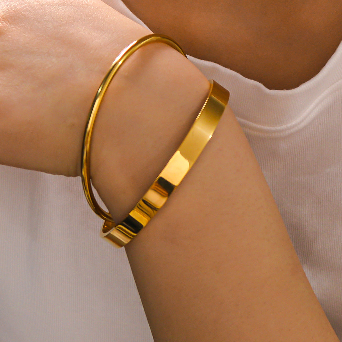 Minimalist Stainless Steel Double-Layer Irregular Bracelet for Women with Polished Finish and Circular Design
