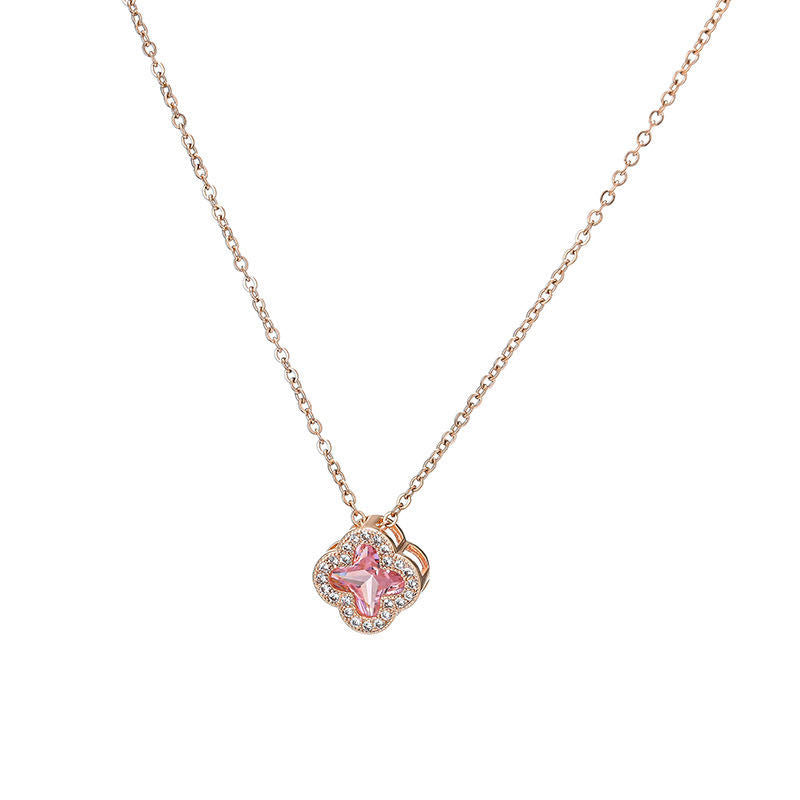 Collana con pendente a quadrifoglio minimalista in acciaio al titanio placcato