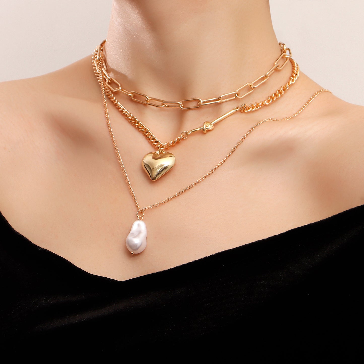 Minimalist Large Heart Pendant Necklace for Women Alloy Chain with Plated Finish