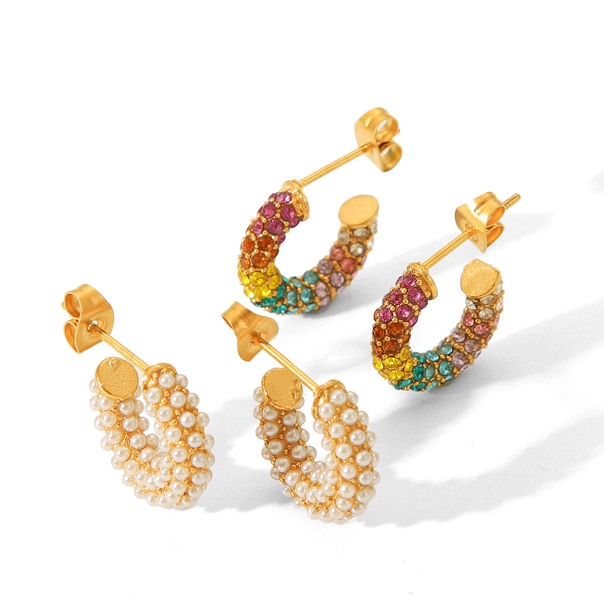Orecchini a perno minimalisti da donna a forma di C in acciaio inossidabile con intarsio di strass e accenti di perle