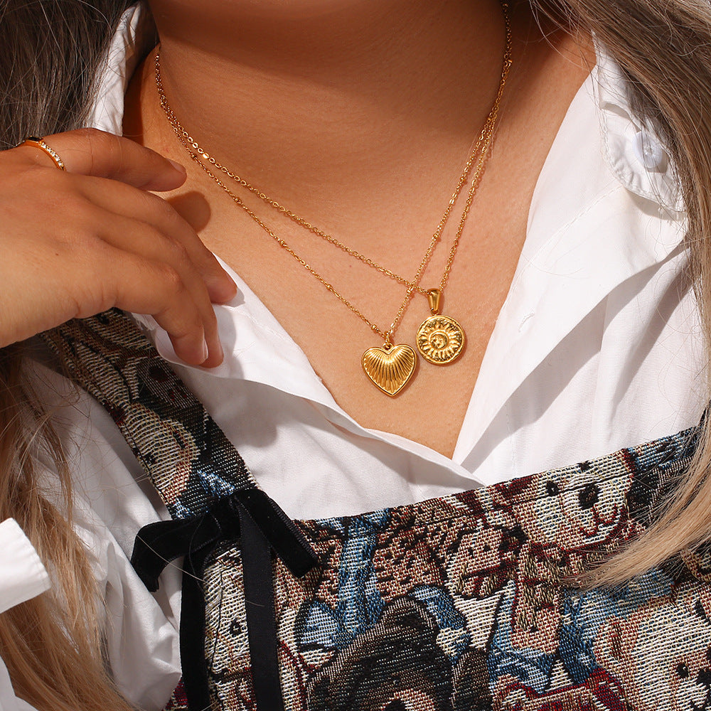 Collana con ciondolo alla moda Sole Luna Stella geometrico da donna in acciaio al titanio con finitura placcata su catena a O