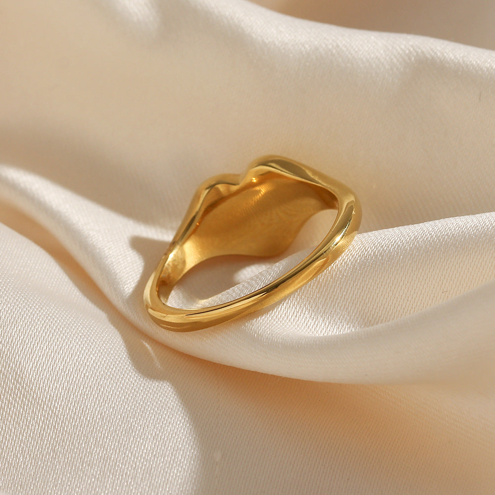 Minimalist Heart-Shaped Black Enamel Stainless Steel Plated 18K Gold Ring for Women