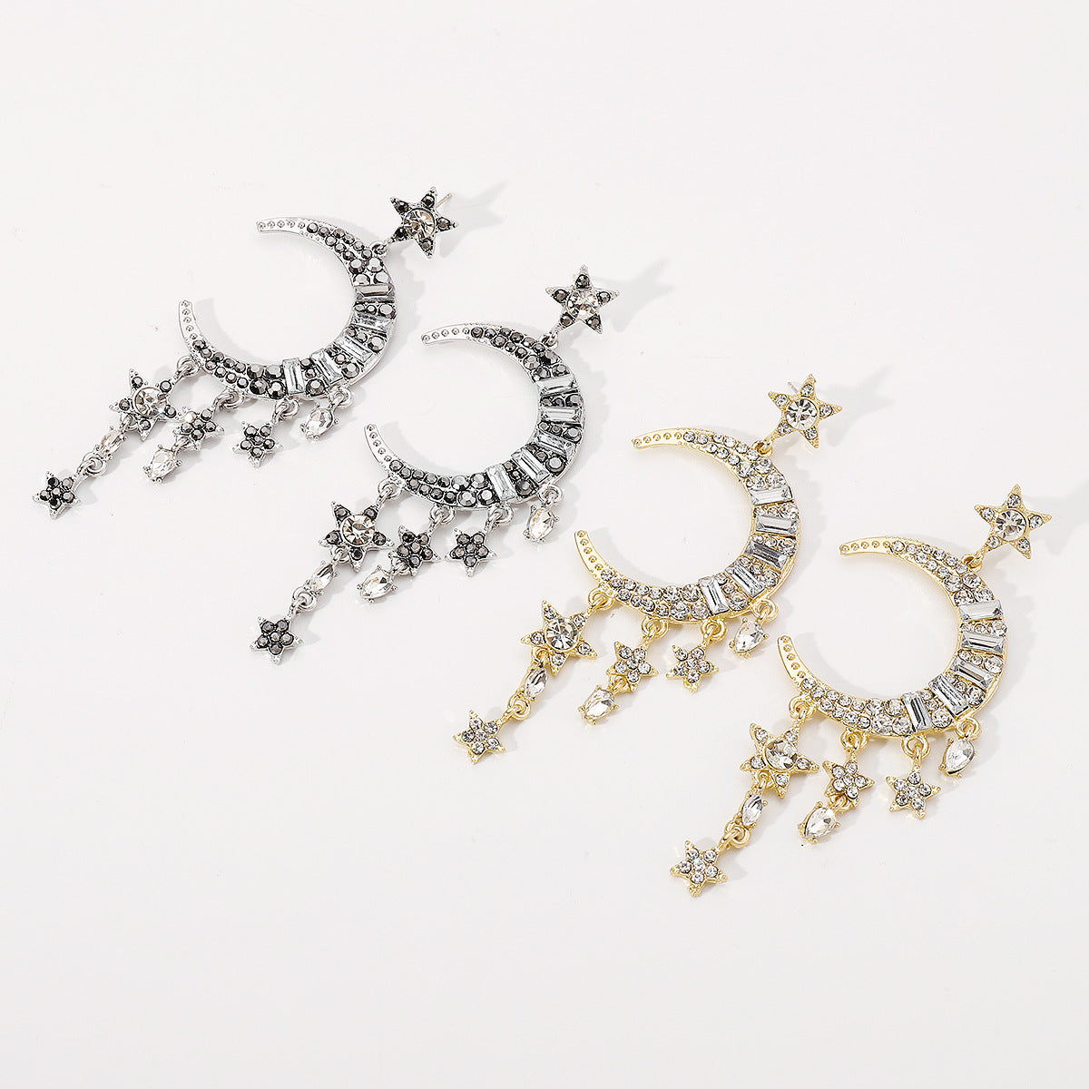 Pendientes de mujer con colgante geométrico de luna y estrella, dulces y atrevidos, con base de aleación e incrustaciones de diamantes de imitación, acabado chapado y diseño de borla larga