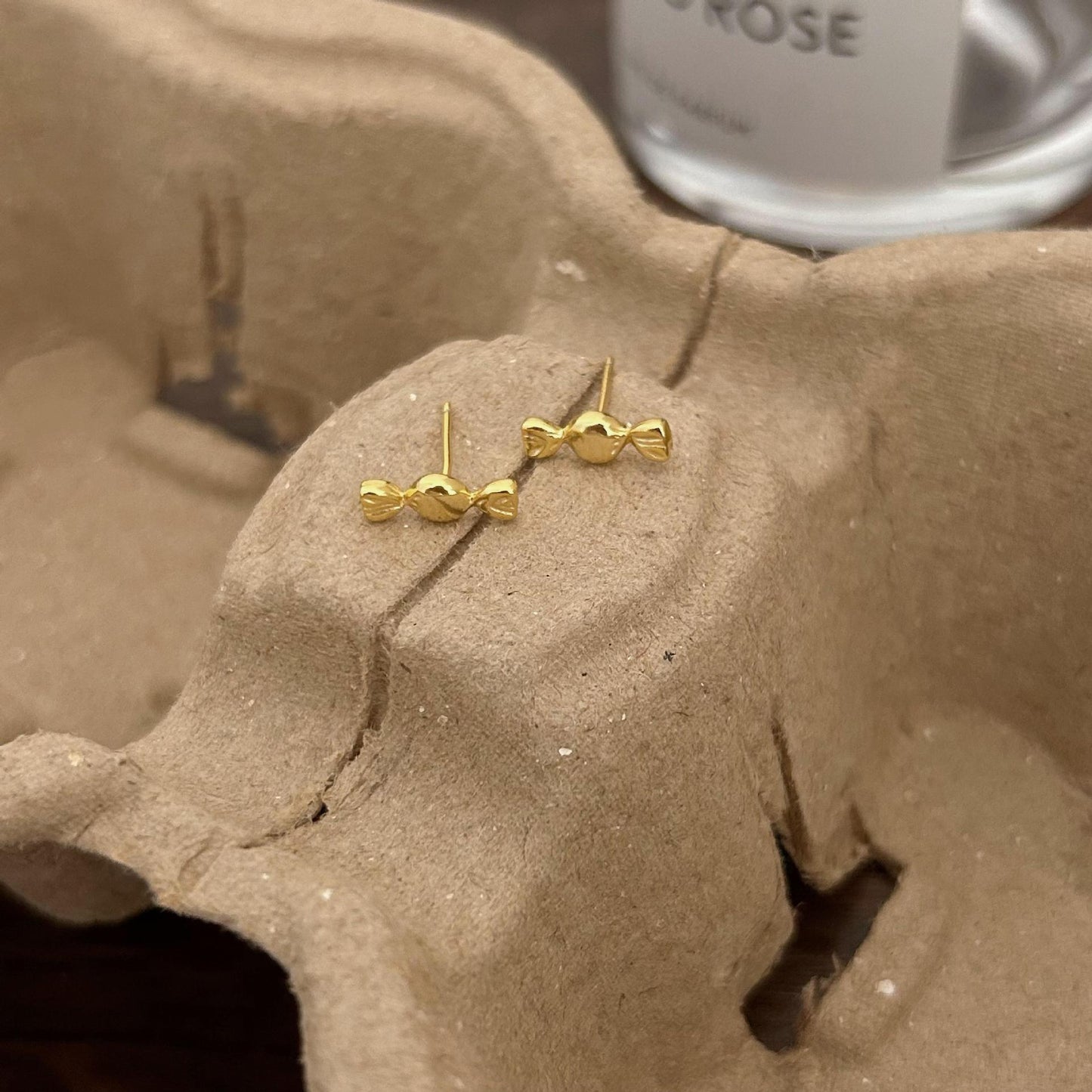 Pendientes de tuerca minimalistas geométricos con forma de letra de plata de ley 925 con acabado chapado