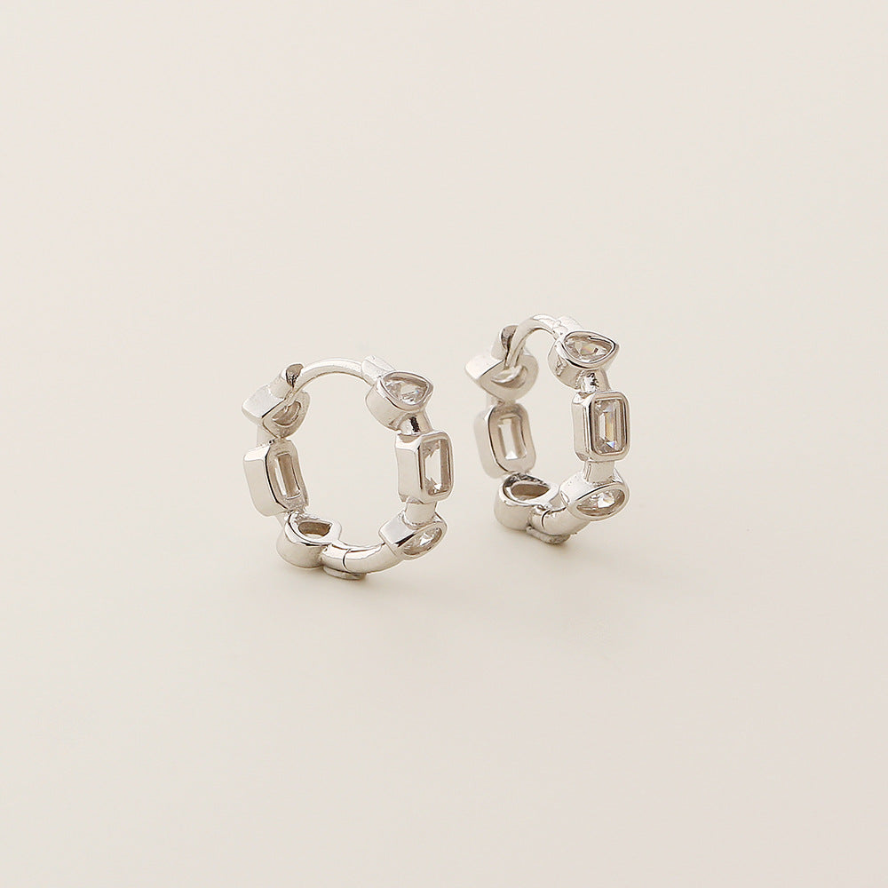 Pendientes de aro de plata de ley 925 con circonita cúbica de corazón geométrico para mujer
