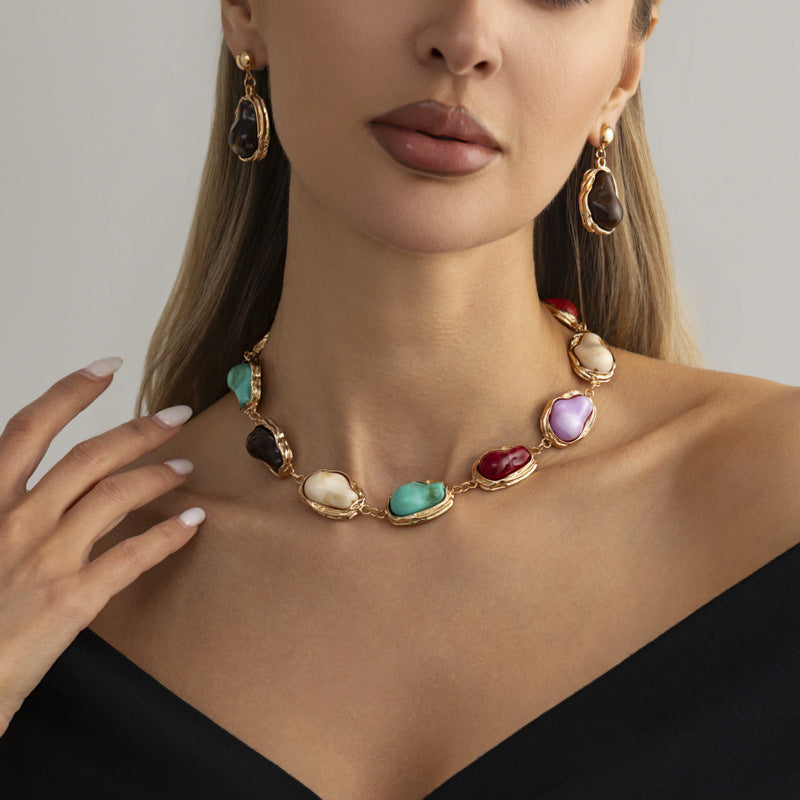 Vintage Geometric Resin Pendant Zinc Alloy Plated Necklace for Women
