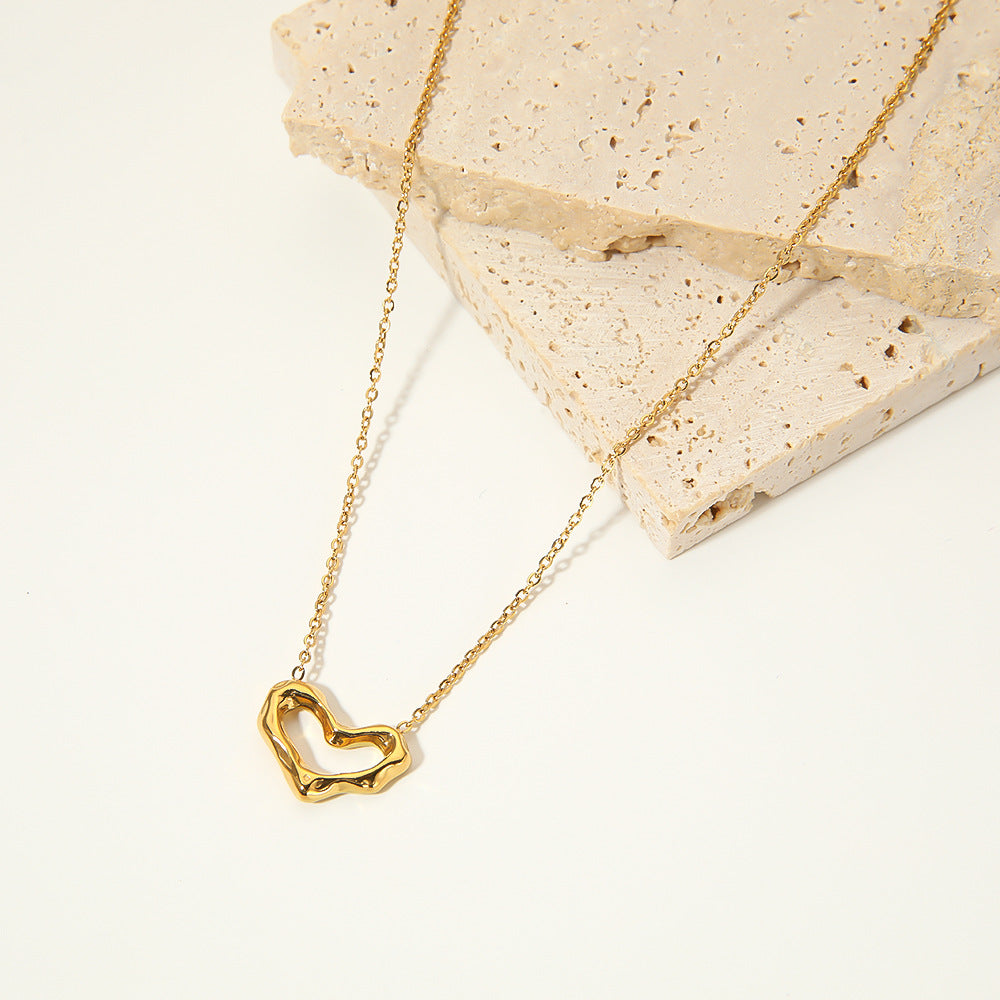Collana con Pendente a Cuore Cavo Irregolare da Donna in Acciaio Inossidabile con Placcatura in Oro 18K