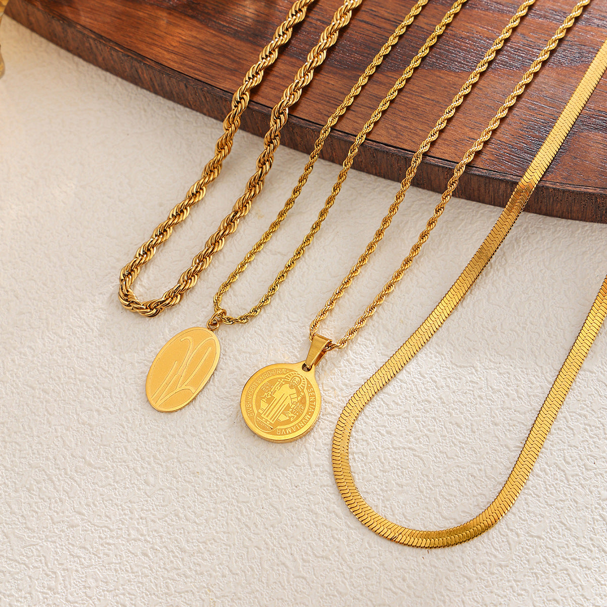 Minimalist Geometric Round Pendant Stainless Steel 18K Gold Plated Snake Chain Rope Chain Necklace for Women