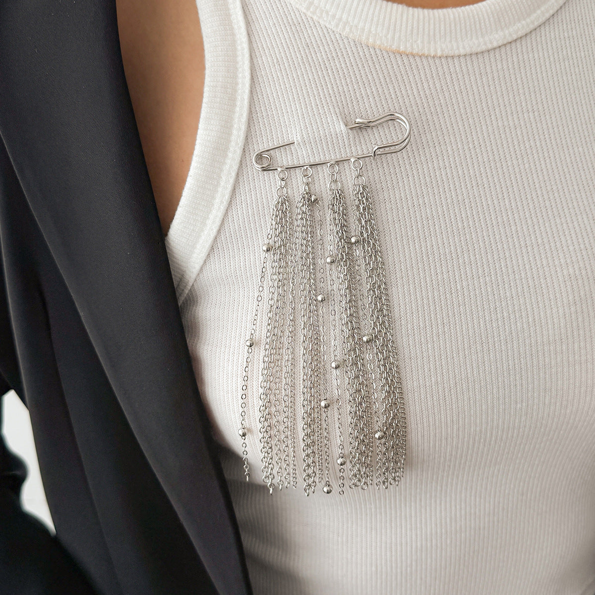 Minimalist Elegant Star Plated Iron Brooch with Tassel Chain for Women