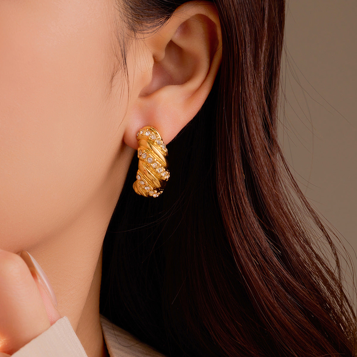 Vintage-Style Horn-Shaped Stainless Steel Ear Studs with Zircon Inlay and Gold Plating for Women