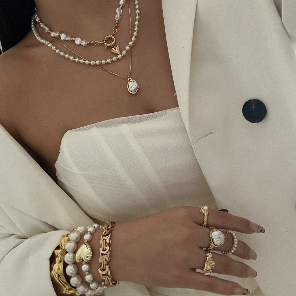 Vintage Elegant Floral Geometric Round Faux Pearl Plated Alloy Necklace Set for Women
