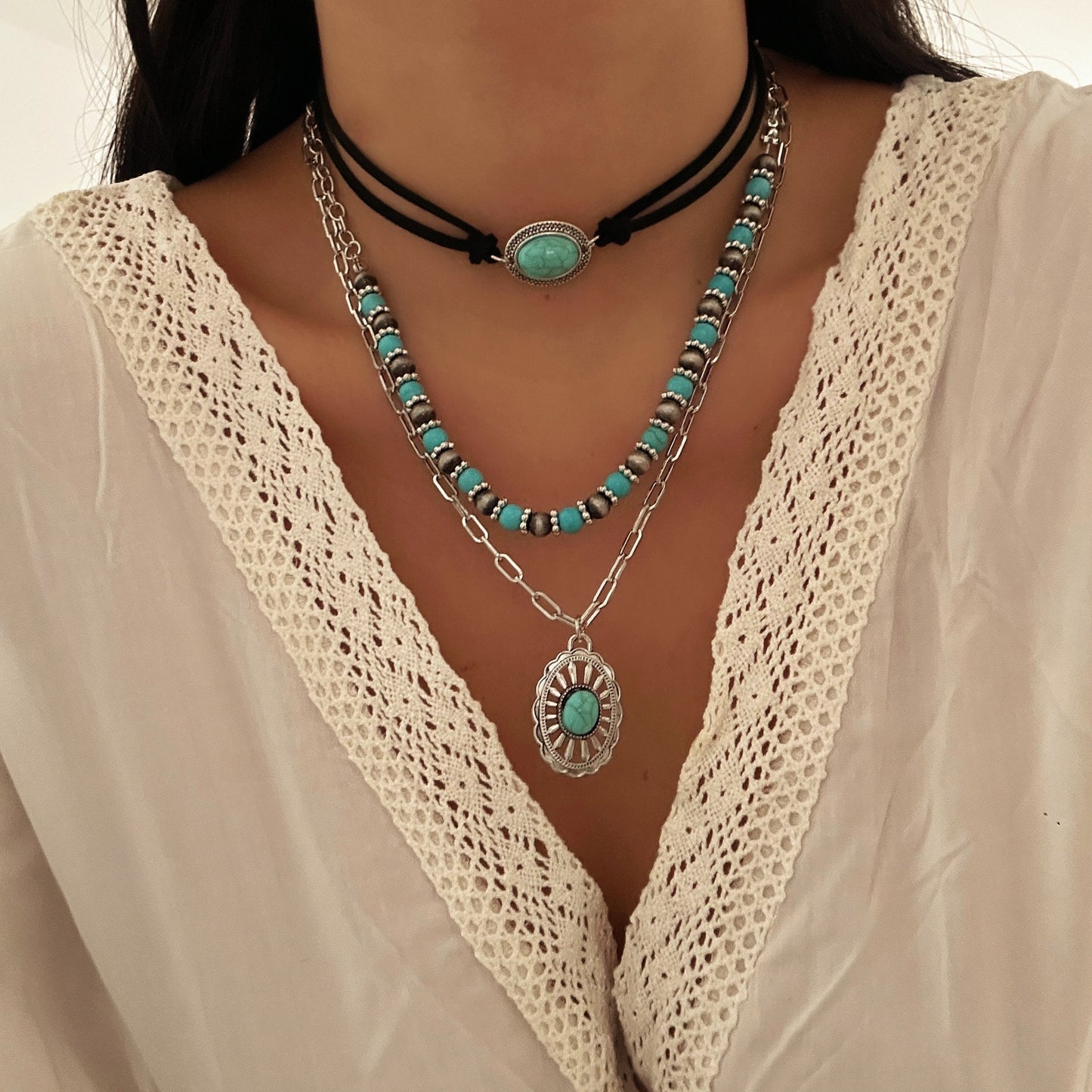 Collana con ciondolo in lega geometrico a croce a forma di testa di toro finta turchese etnica vintage da donna